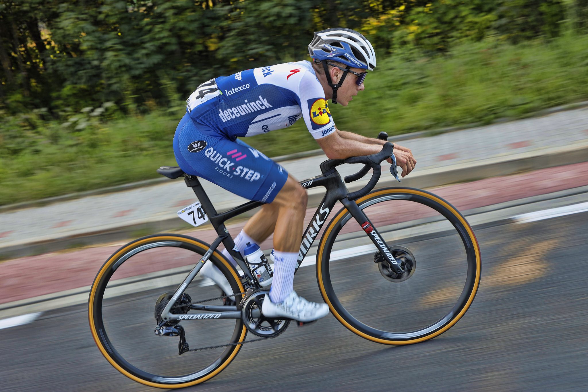 Remco Evenepoel lijdt aan gebroken bekken en longcontusie ...