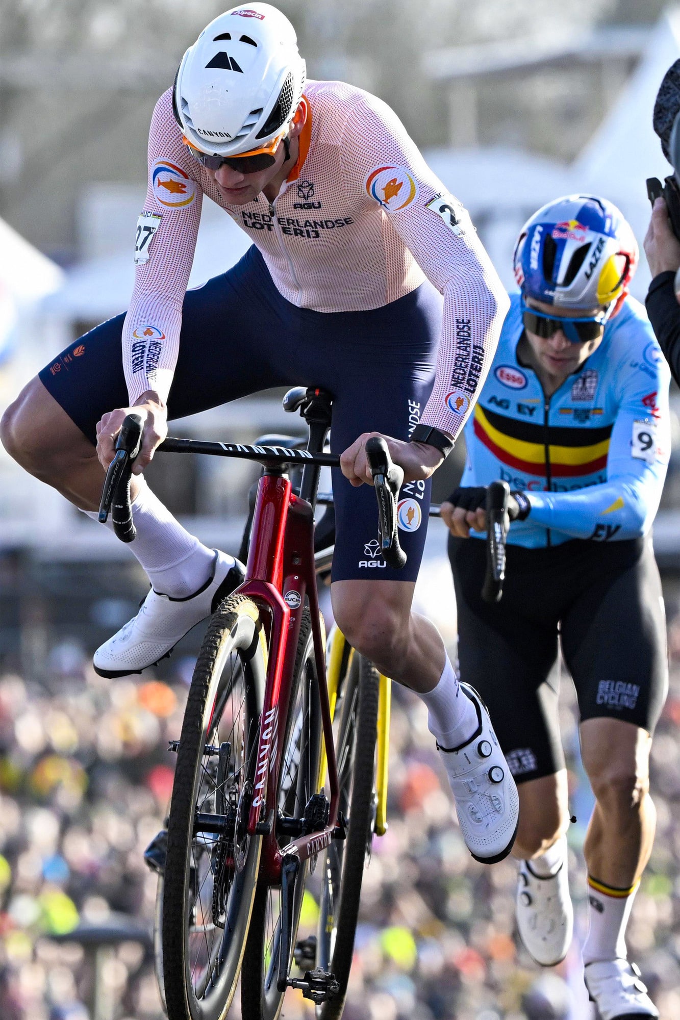 WATCH THE BATTLE OF THE TITANS: WOUT VAN AERT VS MATHIEU VAN DER POEL ...